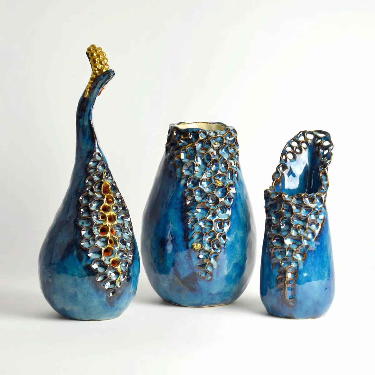 Peacock - Blue Vase golden eggs - Blue Vase collar
